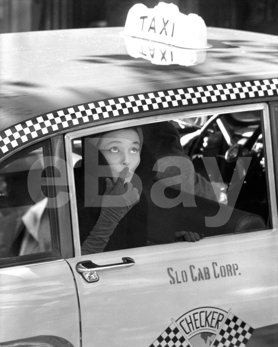Breakfast at Tiffany's (1961) Audrey Hepburn 16x12 Photo, изображение 4