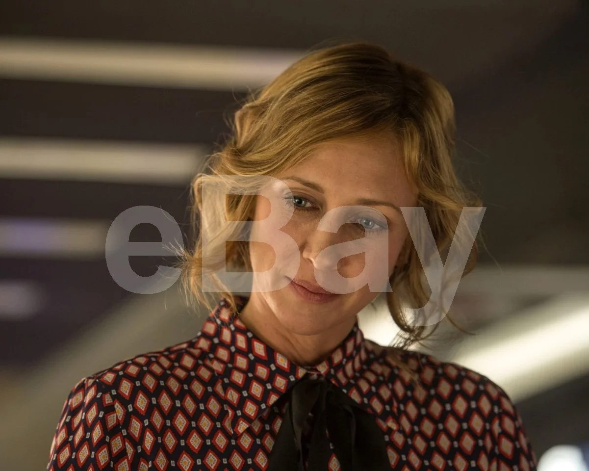 The Commuter (2018) Vera Farmiga 16x12 Photo Poster Print, изображение 4