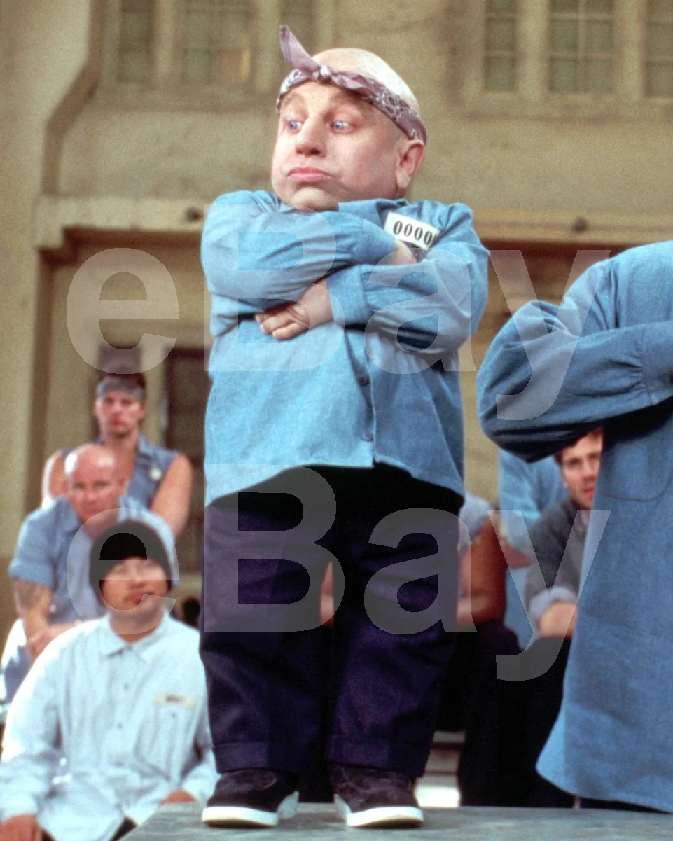 Austin Powers in Goldmember (2002) Verne Troyer 16x12 Photo Poster Print, изображение 4