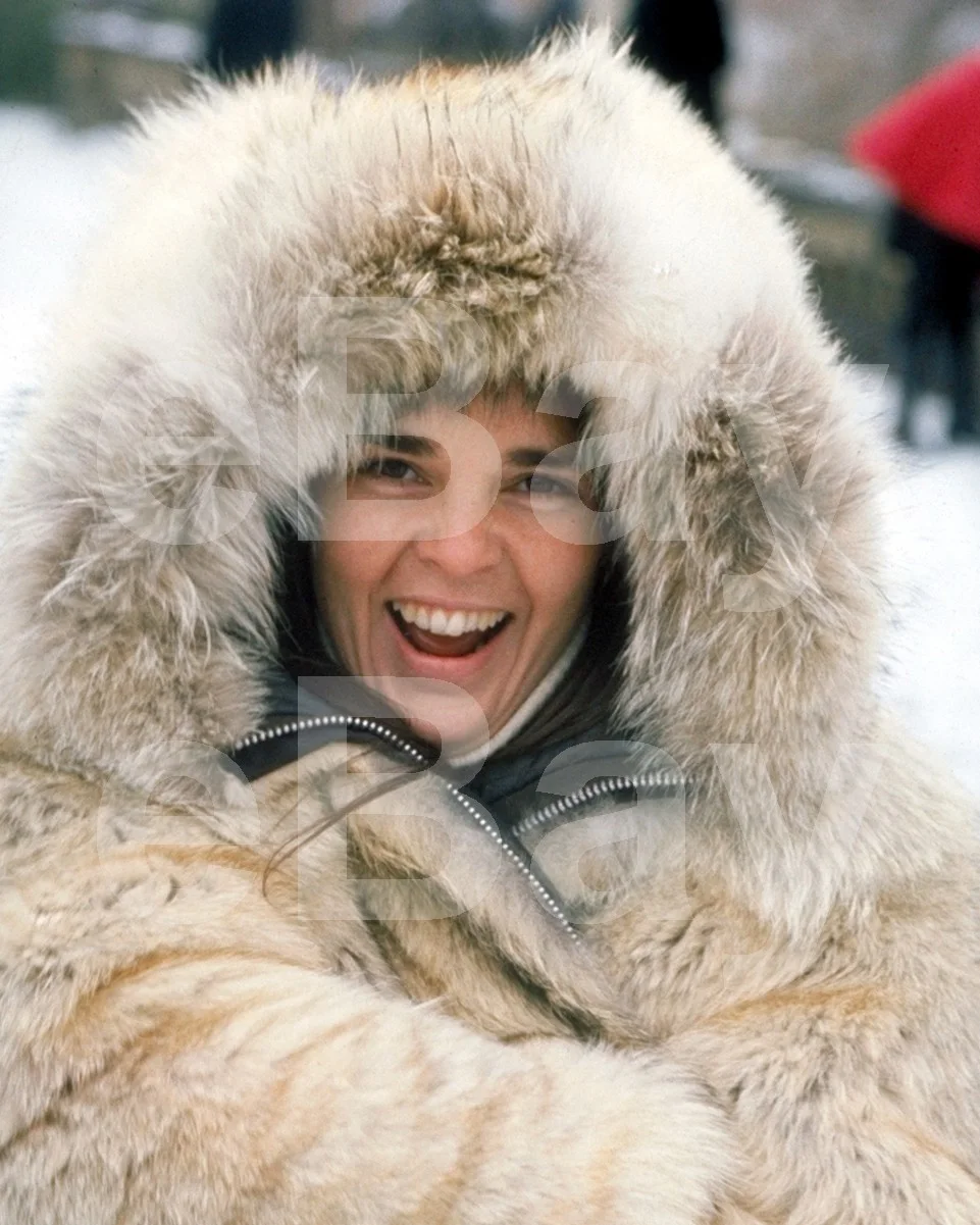 Love Story (1970) Ali MacGraw 16x12 Photo Poster Print, изображение 4