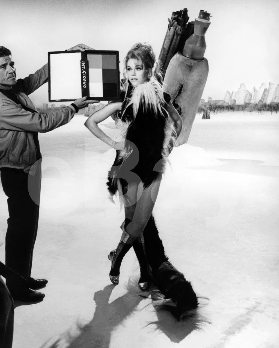 Barbarella (1968) Jane Fonda Behind the Scenes 16x12 Photo Poster Print, изображение 4