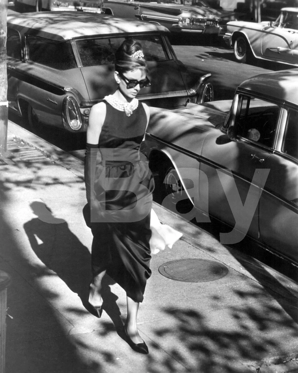 Breakfast at Tiffany's (1961) Audrey Hepburn 16x12 Photo Poster Print, image 4