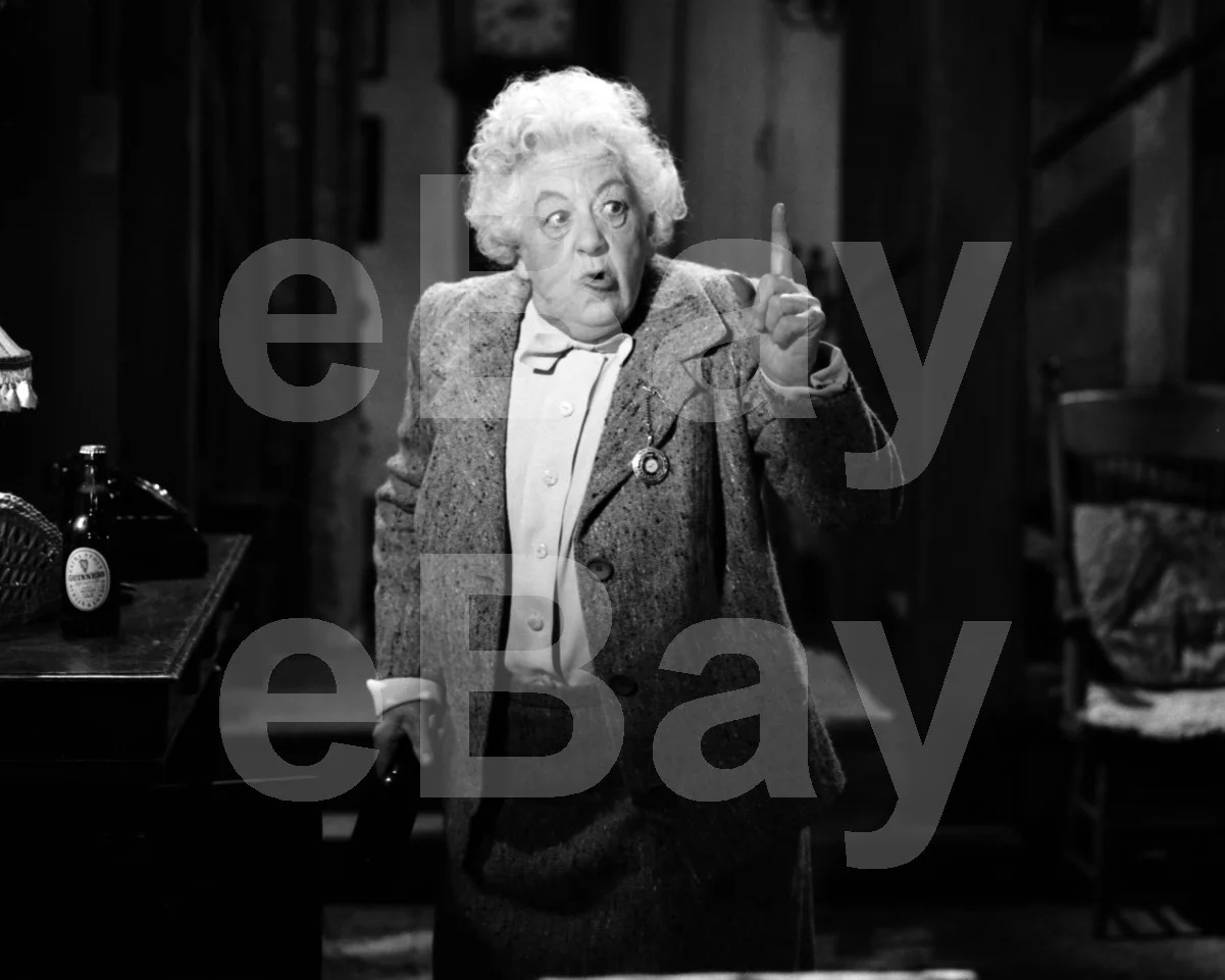Murder She Said (1961) Margaret Rutherford "Miss Marple" 16x12 Photo Poster, изображение 4