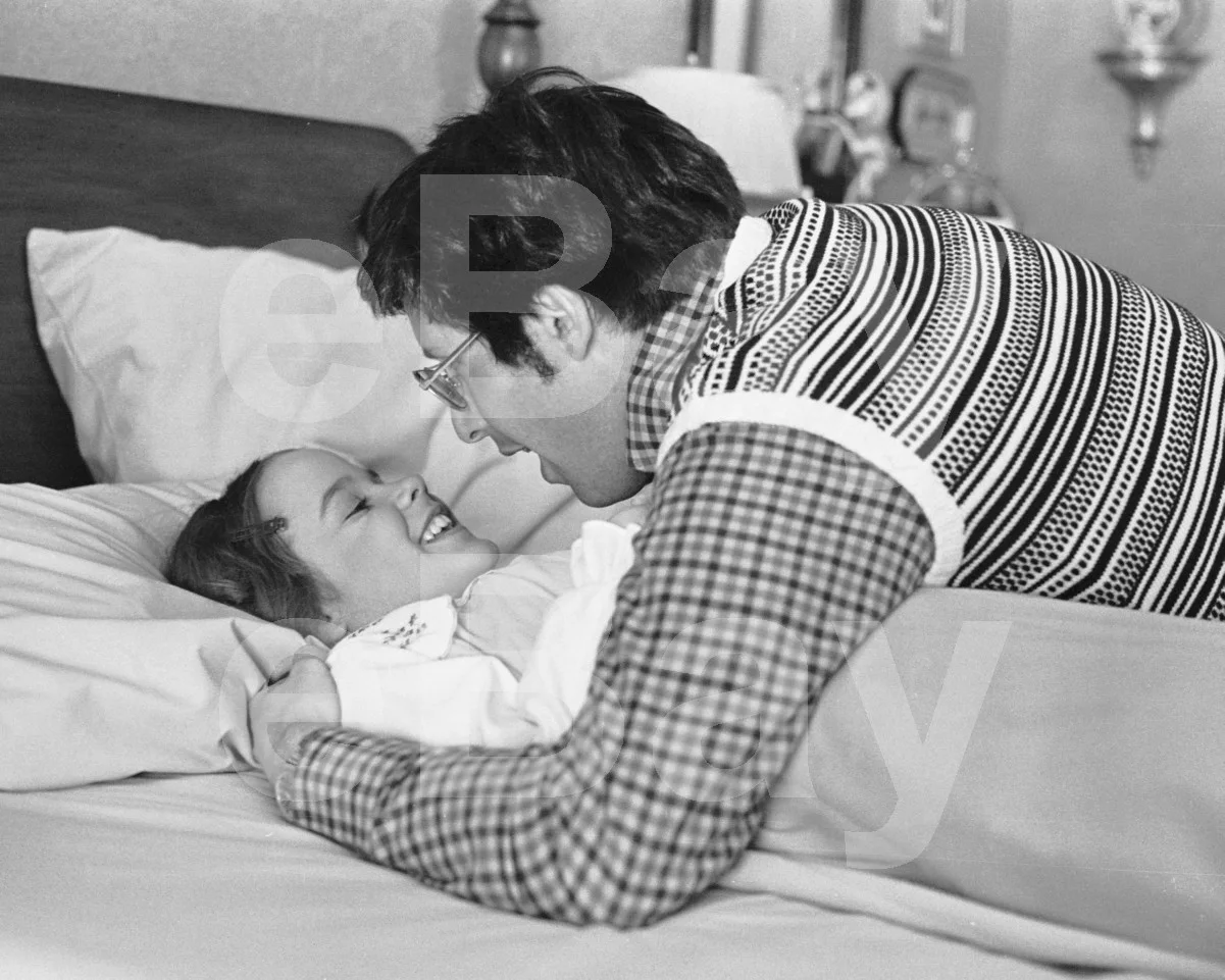 The Exorcist (1973) Linda Blair "Behind the scenes" 16x12 Photo Poster Print, изображение 4