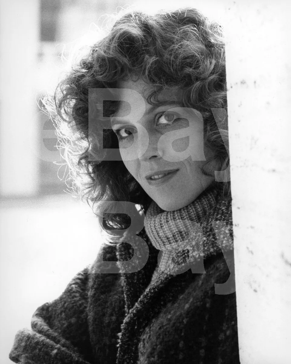 Ghostbusters (1984) Sigourney Weaver 16x12 Photo Poster Print, image 4