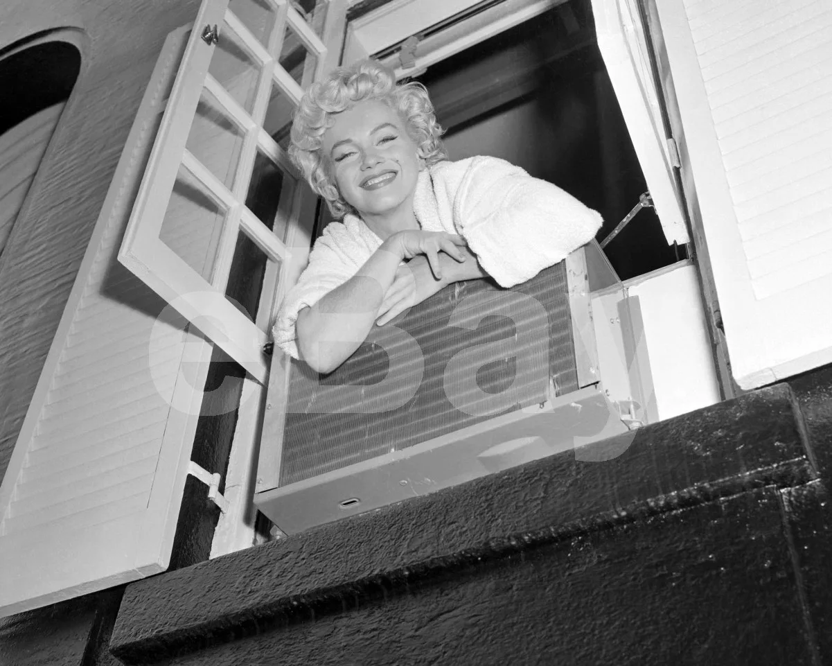 The Seven Year Itch (1955) Marilyn Monroe 16x12 Photo Poster Print, image 4