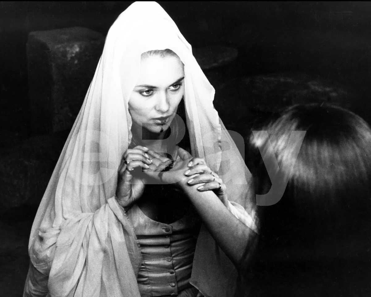 The Blood Spattered Bride (1969) Alexandra Bastedo 16x12 Photo Poster Print, изображение 4