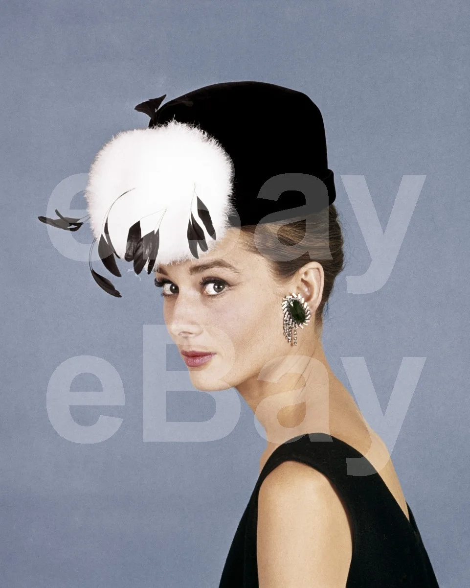 Breakfast at Tiffany's (1961) Audrey Hepburn 16x12 Photo Poster Print, изображение 4
