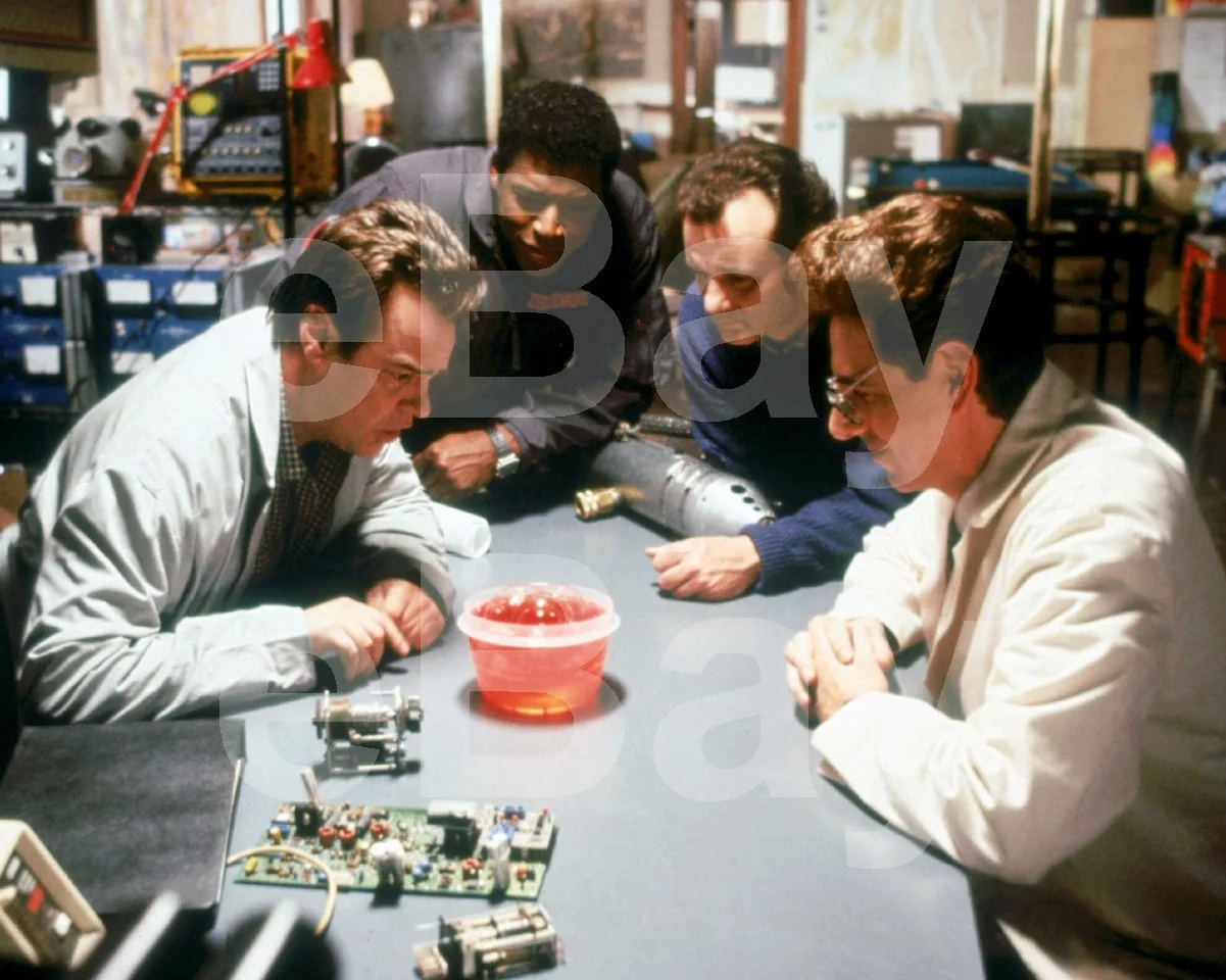 Ghostbusters II (1989) Dan Aykroyd, Ernie Hudson, Bill Murray 16x12 Photo, image 4