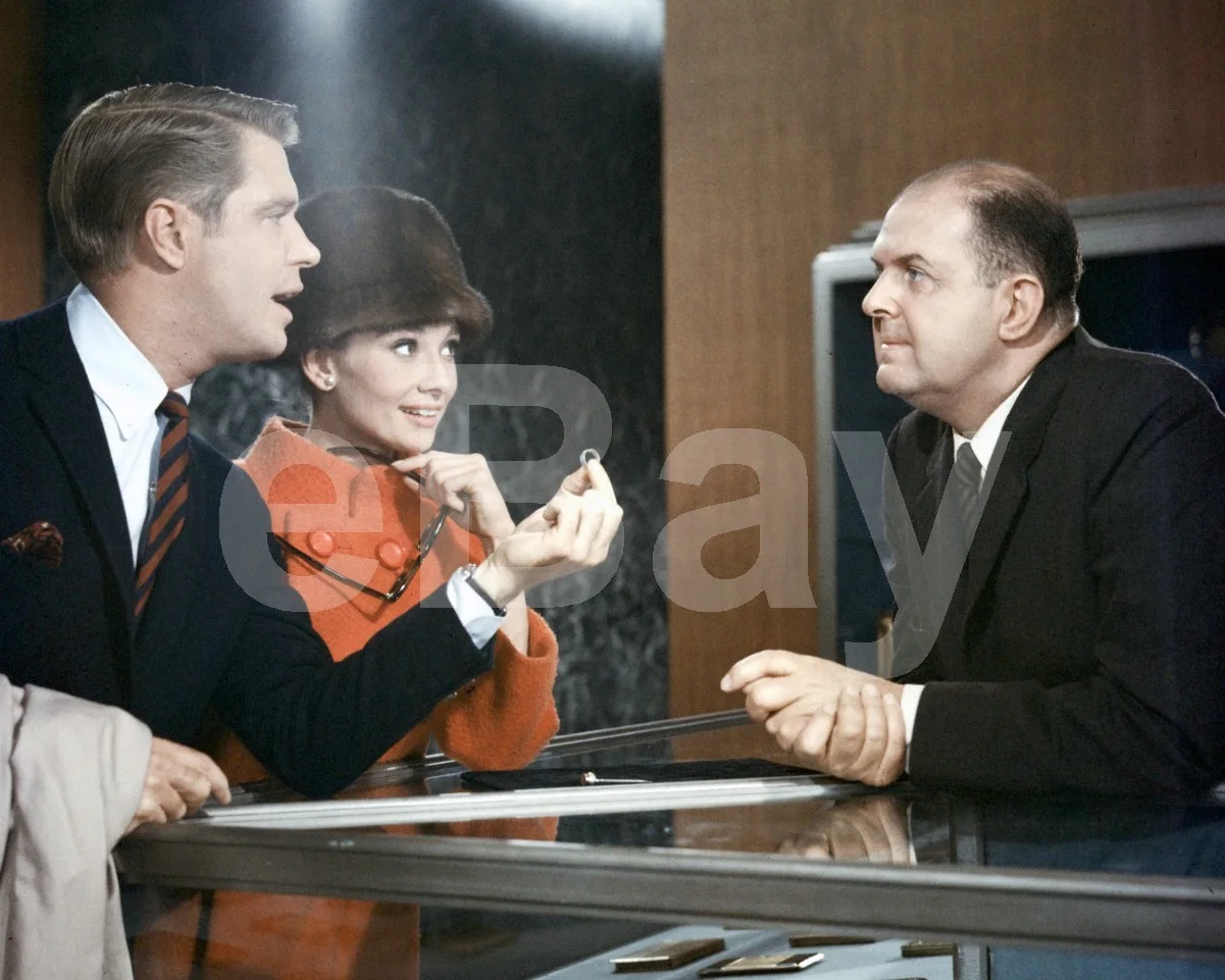 Breakfast at Tiffany's (1961) Audrey Hepburn, George Peppard 16x12 Photo, image 4