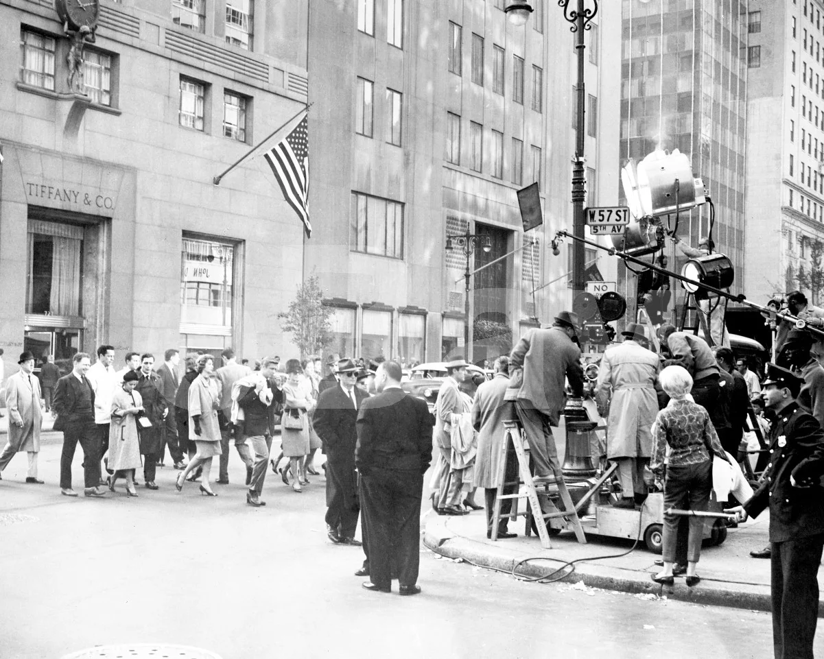 Breakfast at Tiffany's (1961) Audrey Hepburn, George Peppard Filming 16x12 Photo, изображение 4