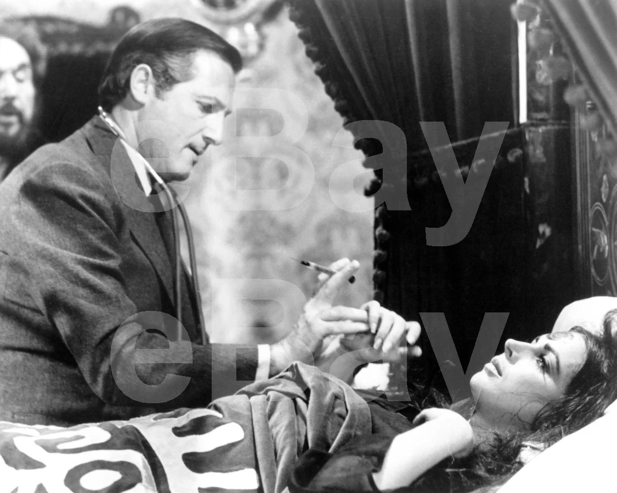 The Dunwich Horror (1970) Lloyd Bochner, Barboura Morris 16x12 Photo, image 4