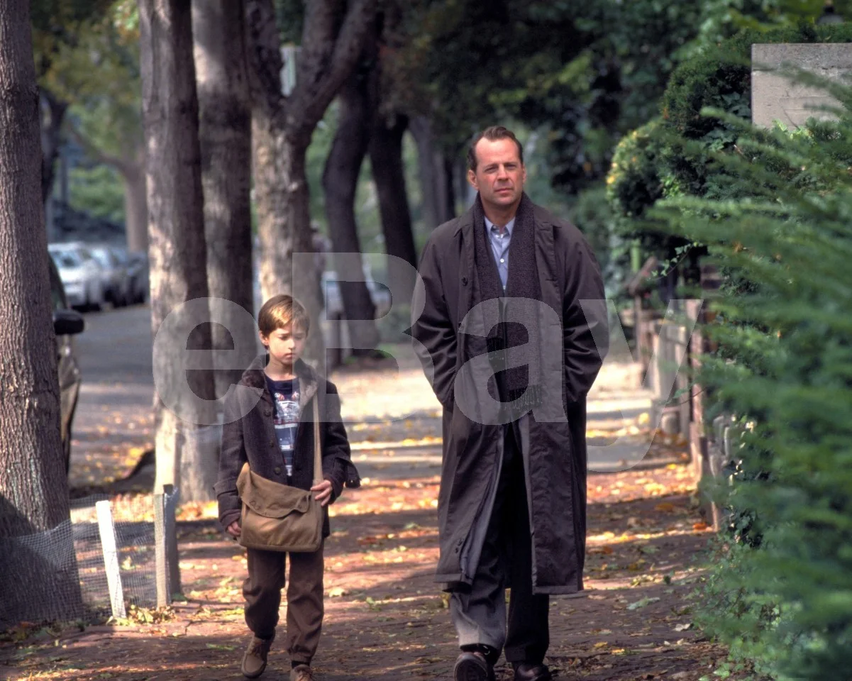 The Sixth Sense (1999) Haley Joel Osment, Bruce Willis 16x12 Photo, image 4