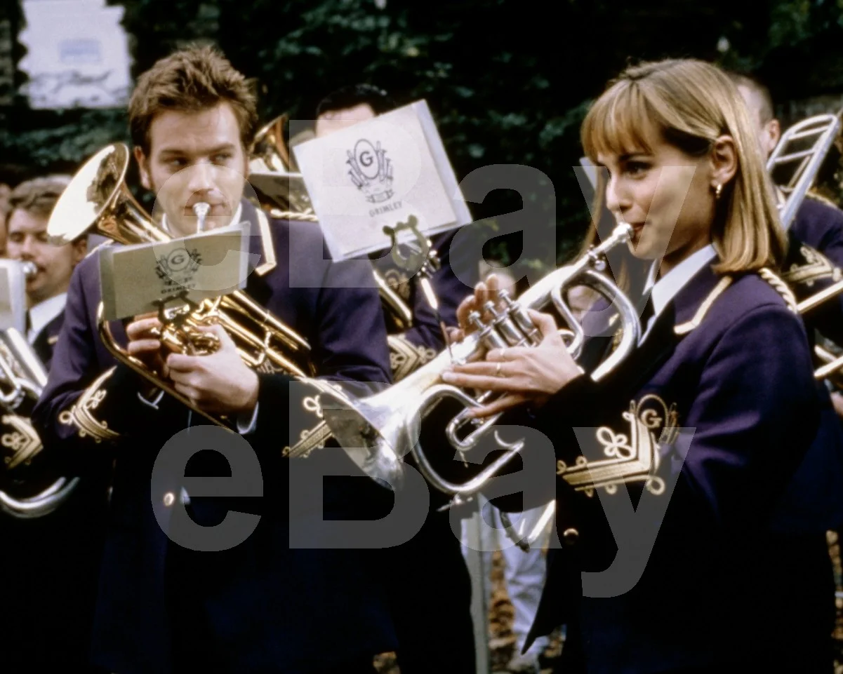 Brassed Off (1996) Ewan McGregor, Tara Fitzgerald 16x12 Photo Poster Print, изображение 4
