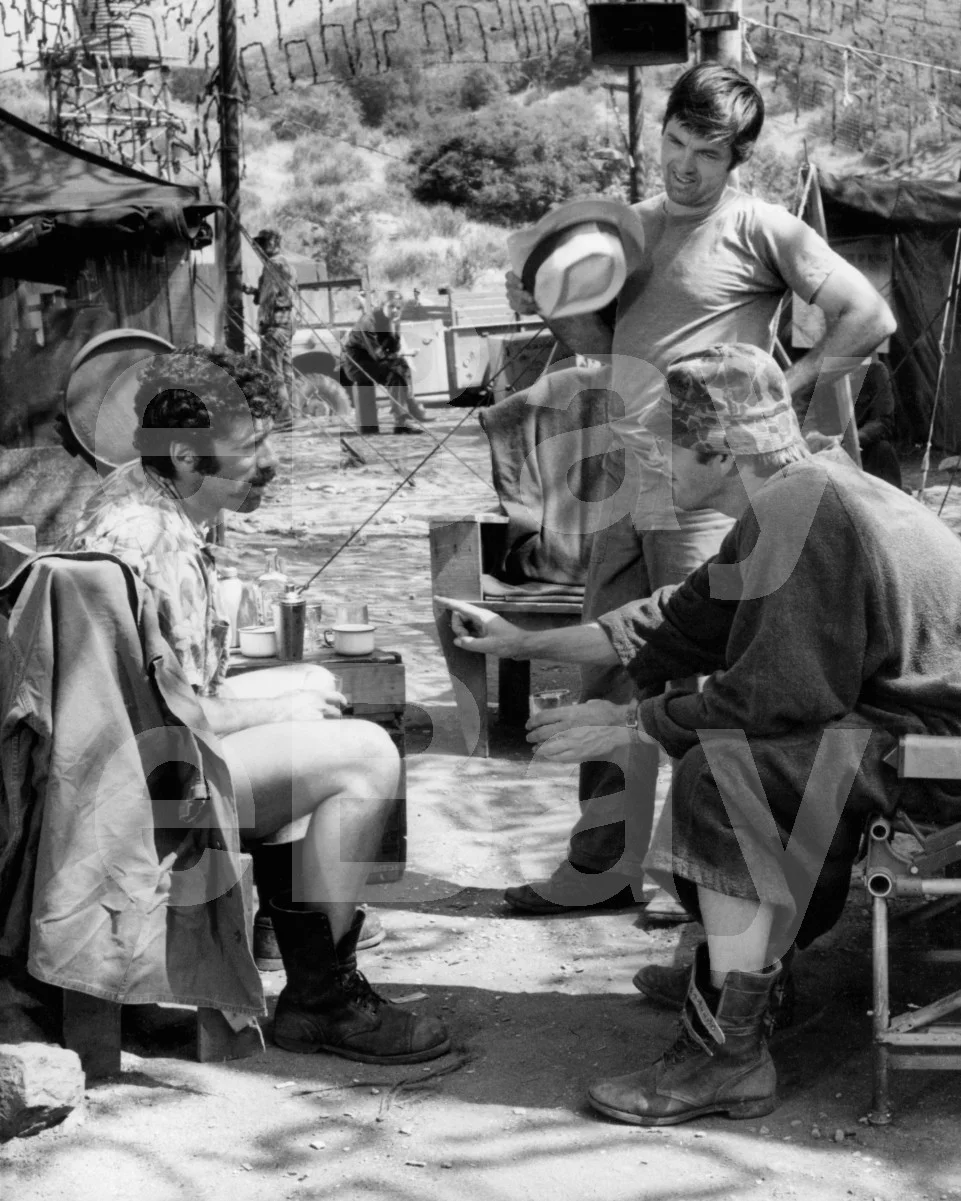 Mash (1970) Donald Sutherland, Elliott Gould, Tom Skerritt 16x12 Photo Poster, изображение 4