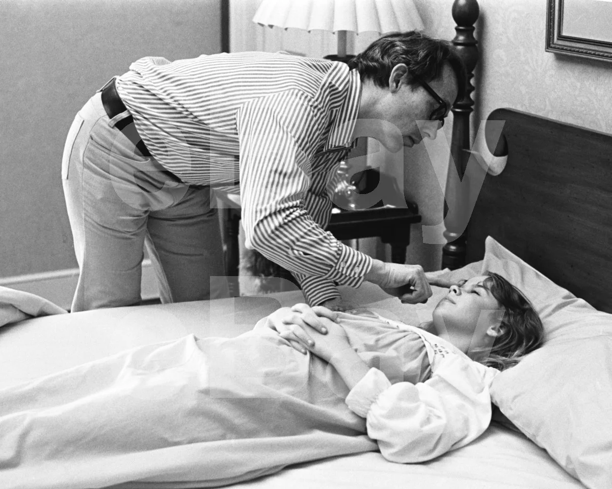 The Exorcist (1973) Linda Blair "Behind the Scenes" 16x12 Photo Poster Print, изображение 4