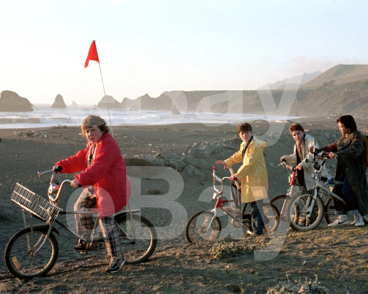 The Goonies (1985) Jeff Cohen, Sean Astin, Corey Feldman 16x12 Photo Poster, изображение 4