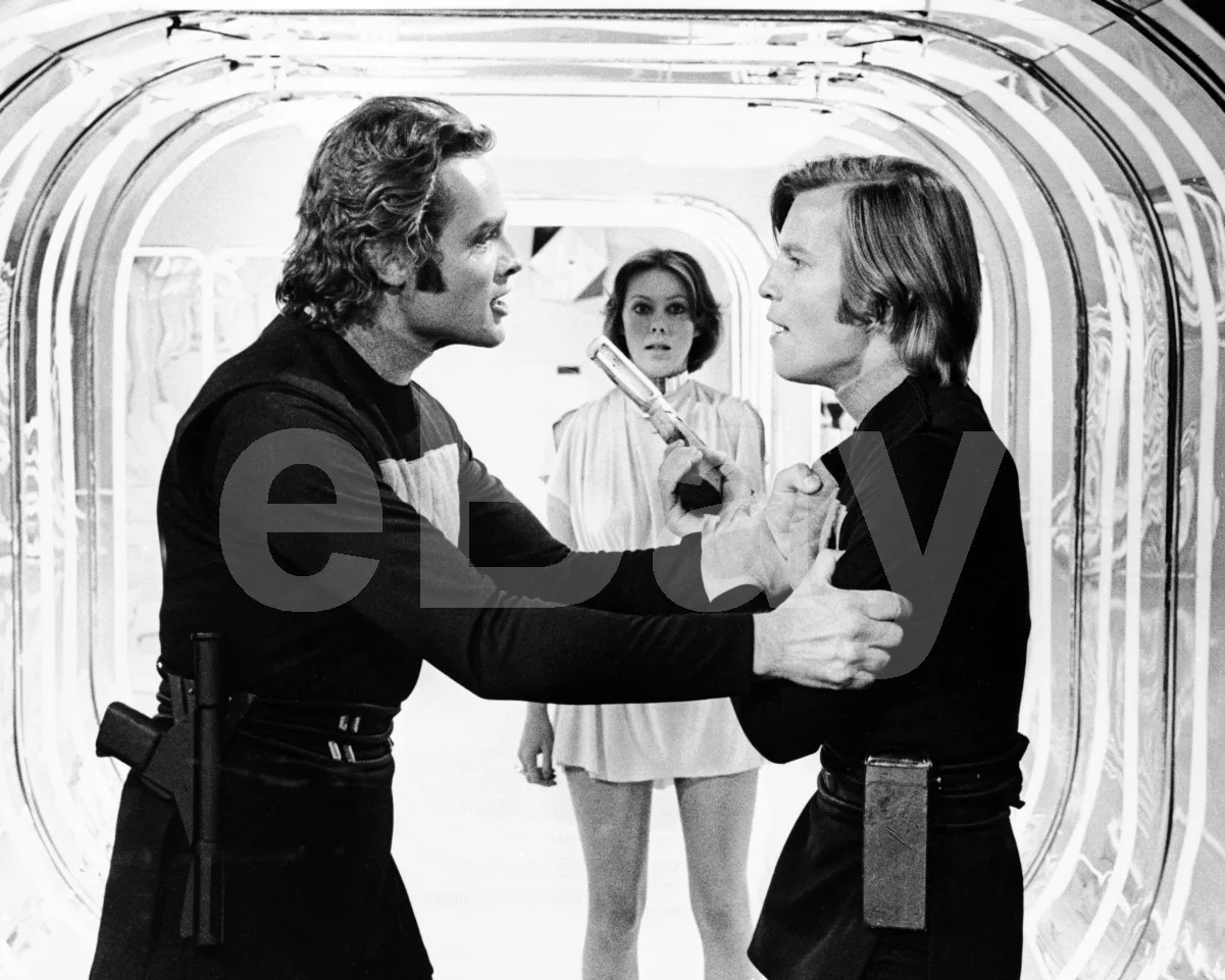 Logan's Run (1976) Jenny Agutter, Michael York, Richard Jordan 16x12 Photo, изображение 4