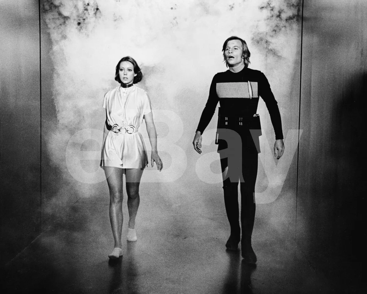 Logan's Run (1976) Jenny Agutter, Michael York 16x12 Photo Poster Print, image 4