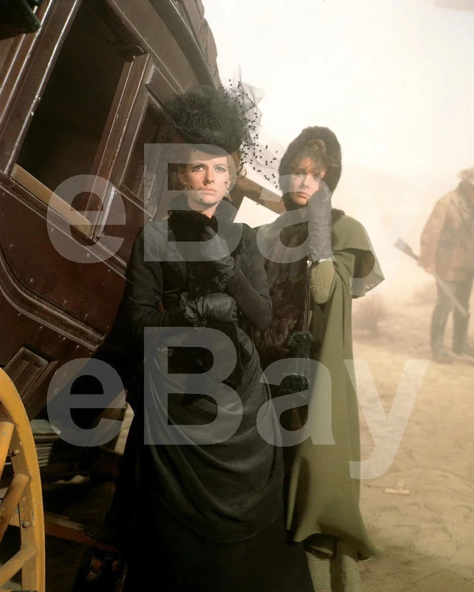 Chuka (1967) Luciana Paluzzi, Victoria Vetri 16x12 Photo, изображение 4