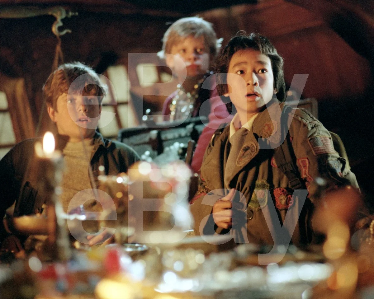 The Goonies (1985) Sean Astin, Jonathan Ke Quan 16x12 Photo Poster Print, изображение 4