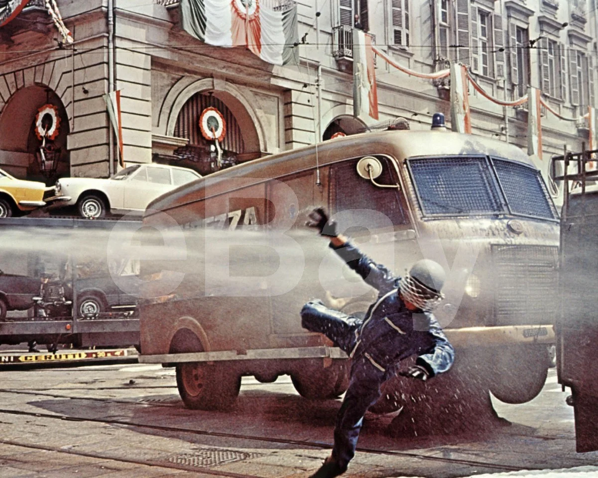 The Italian Job (1969) Scene 16x12 Photo Poster, изображение 4