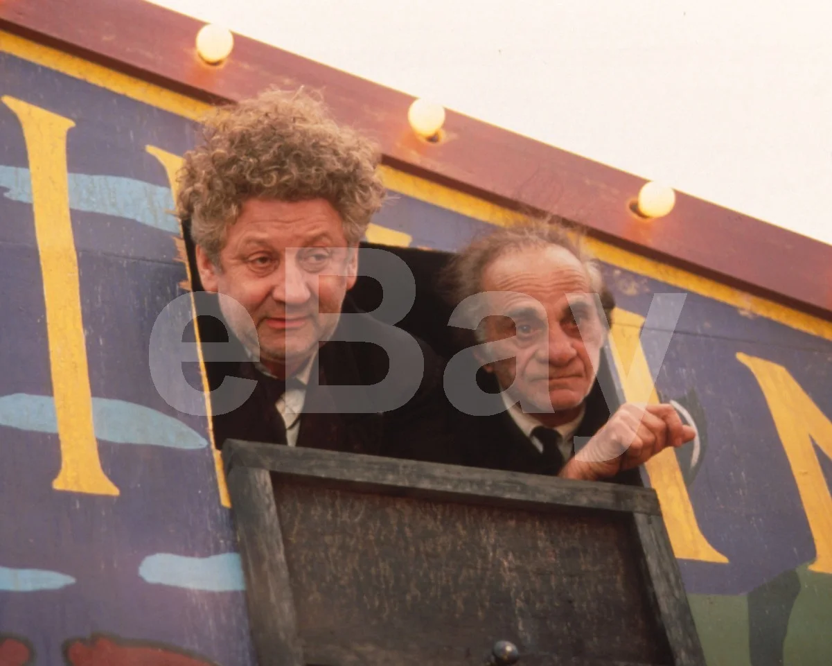 Funny Bones (1995) Freddie Davies, George Carl 16x12 Photo Poster Print, изображение 4