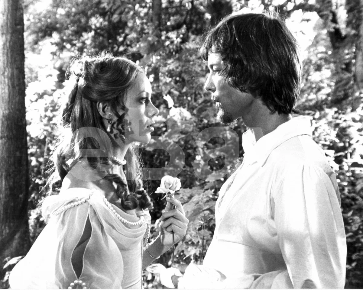 The Man In The Iron Mask (1977) Jenny Agutter, Richard Chamberlain 16x12 Photo, изображение 4