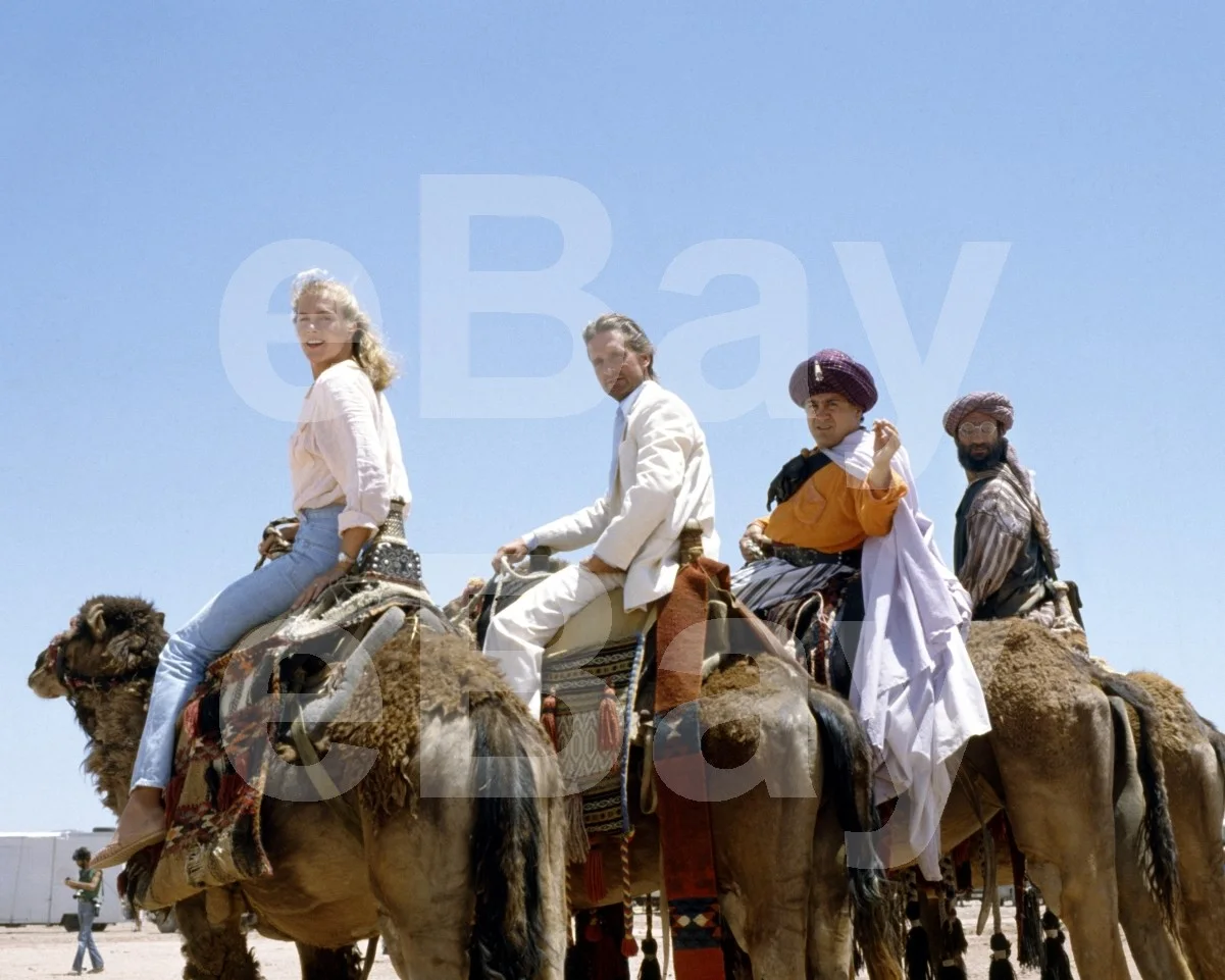 The Jewel of the Nile (1985) Kathleen Turner, Michael Douglas 16x12 Photo Poster, изображение 4