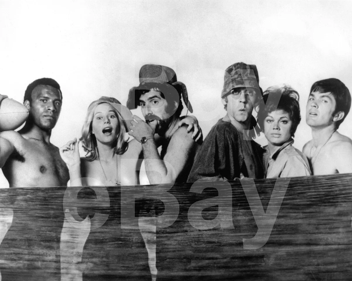 Mash (1970) Sally Kellerman, Elliott Gould, Donald Sutherland 16x12 Photo, image 4