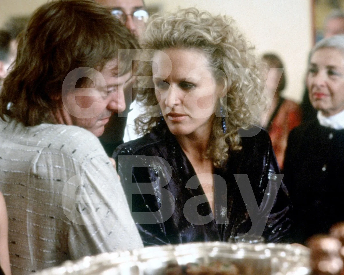Fatal Attraction (1987) Anne Archer, Glenn Close, Michael Douglas 16x12 Photo, image 4