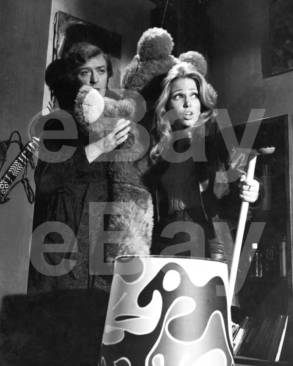 The Italian Job (1969) Michael Caine, Maggie Blye 16x12 Photo Poster Print, изображение 4