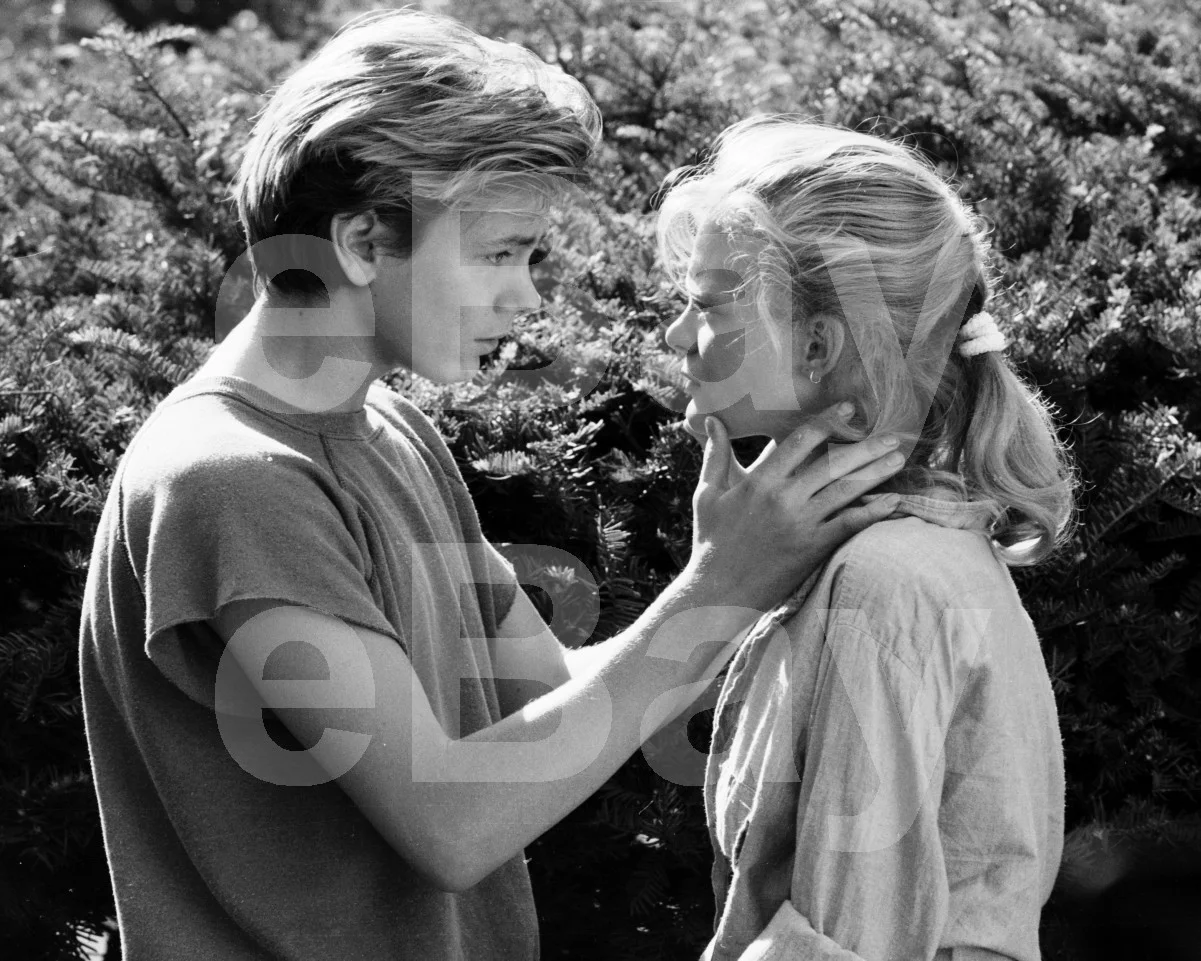 Running On Empty (1988) River Phoenix, Martha Plimpton 16x12 Photo Poster Print, image 4