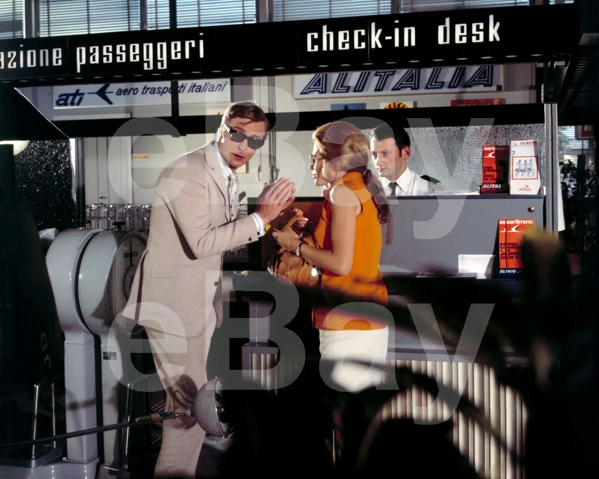The Italian Job (1969) Michael Caine, Margaret Blye "Maggie" 16x12 Photo Poster, изображение 4