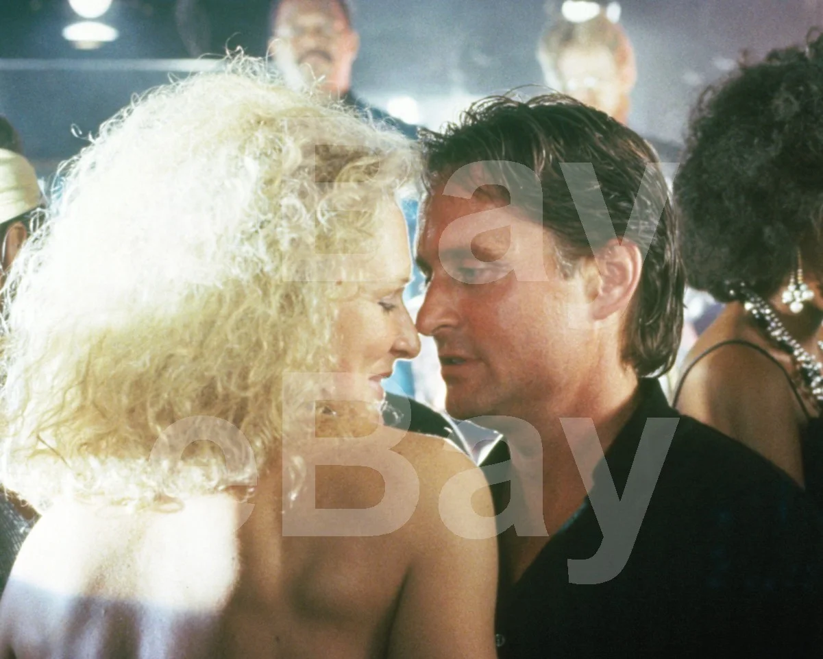Fatal Attraction (1987) Glenn Close, Michael Douglas 16x12 Photo, image 4