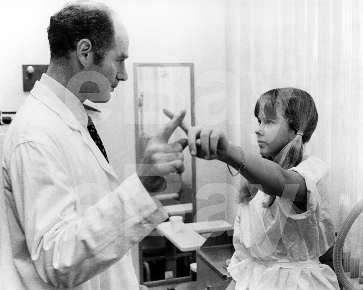 The Exorcist (1973) Linda Blair, Barton Heyman 16x12 Photo Poster Print, изображение 4