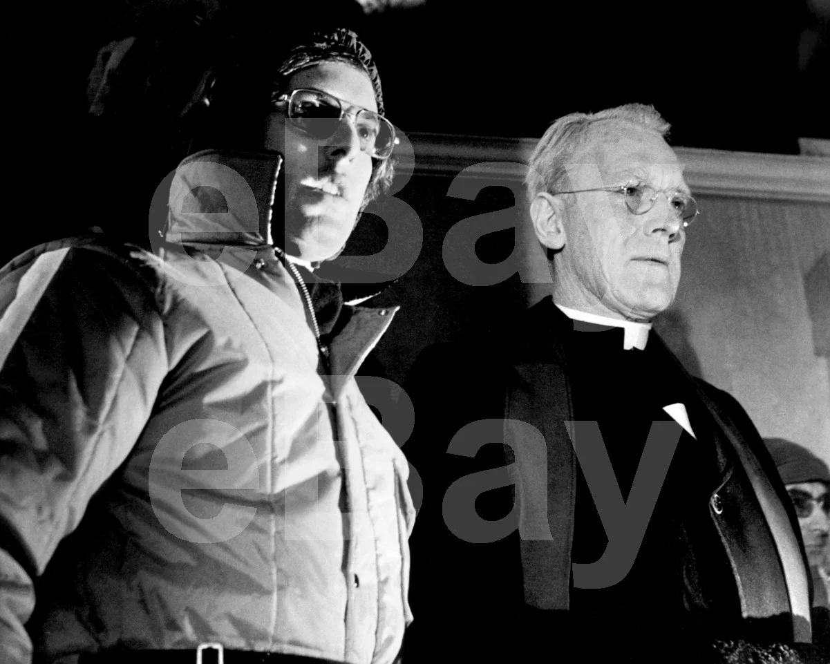 The Exorcist (1973) Max Von Sydow, William Friedkin "Director" 16x12 Photo, image 4
