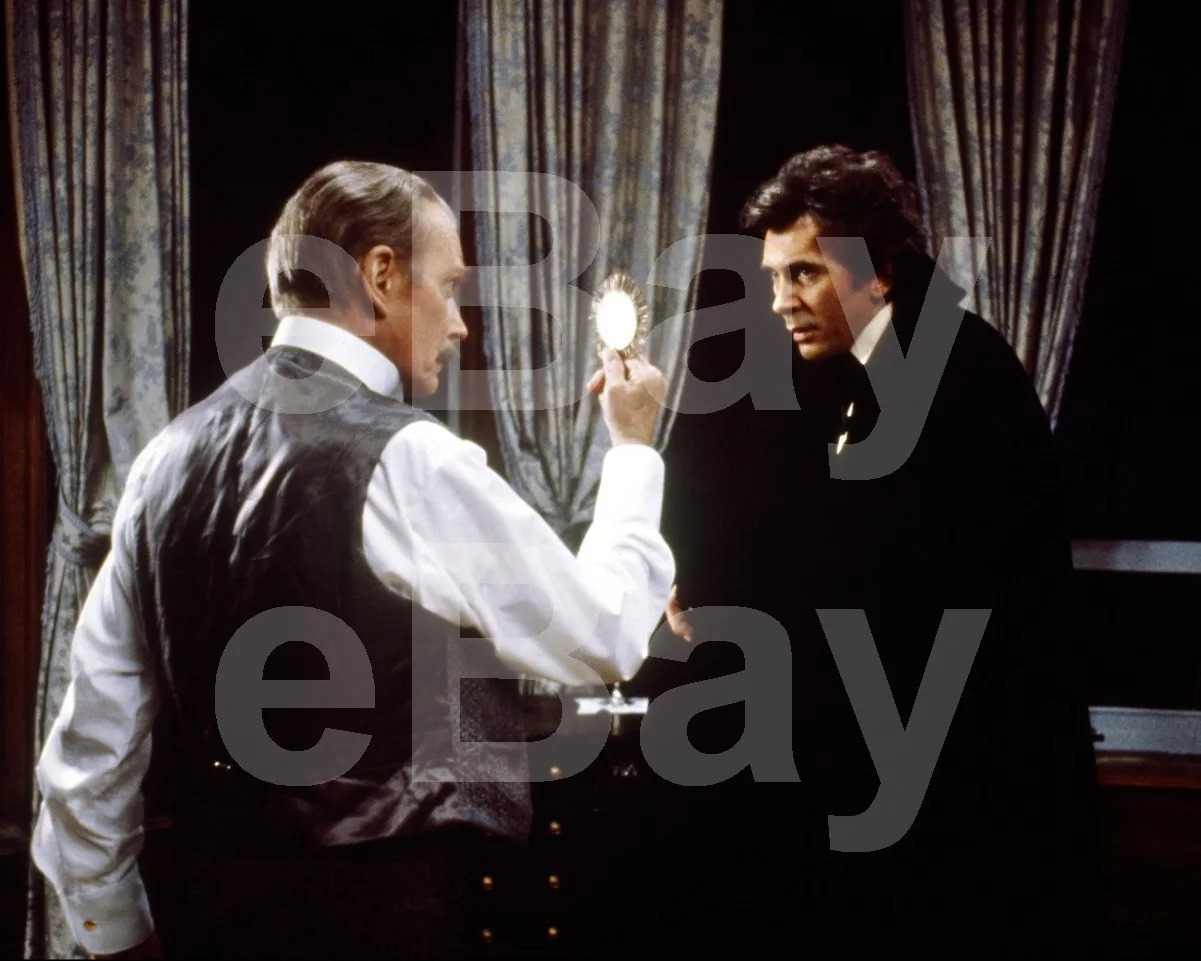 Dracula (1979) Laurence Olivier, Frank Langella 16x12 Photo Poster Print, изображение 4