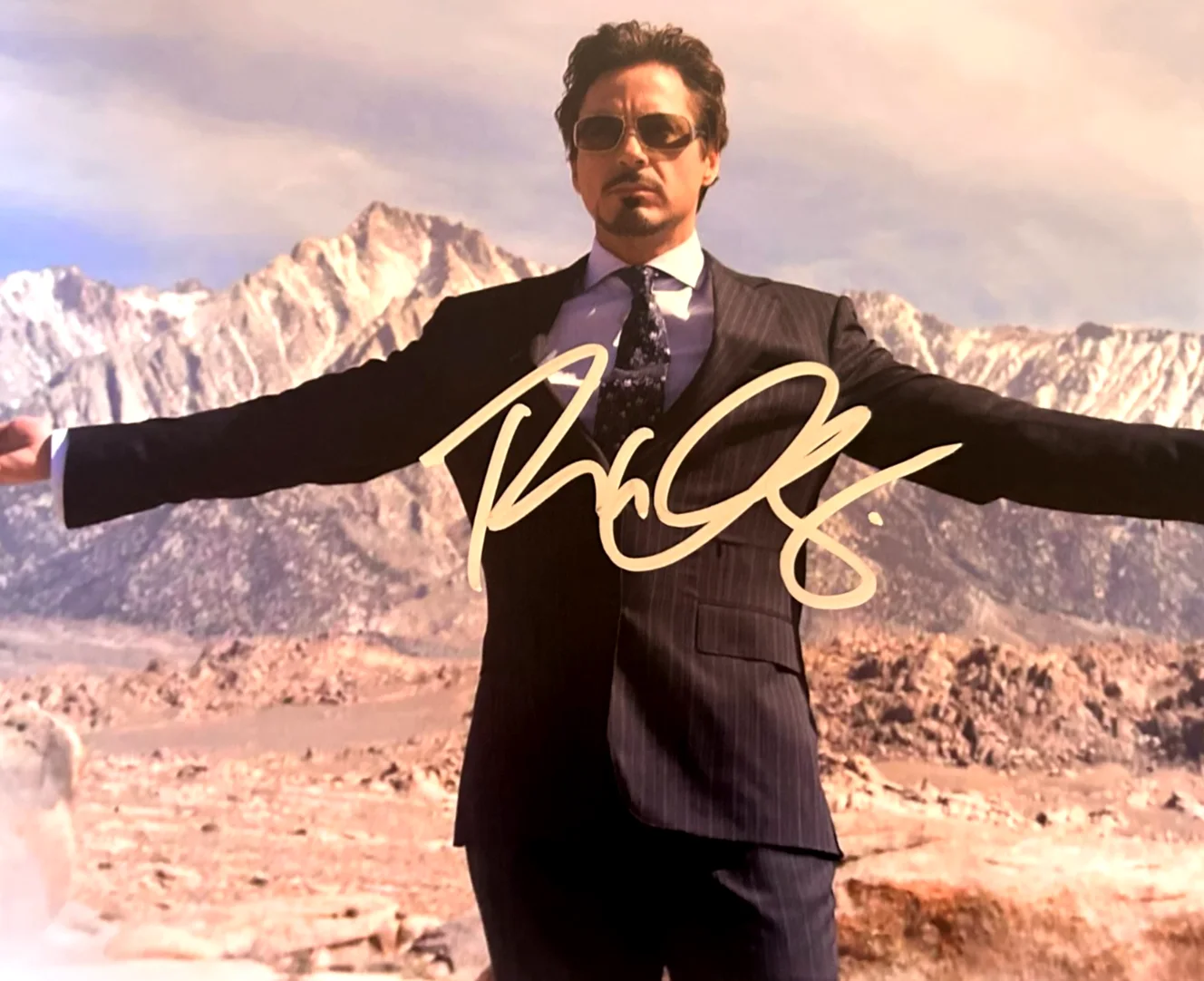 Robert Downey Jr — ROBERT DOWNEY JR. Signed 8x10" (IRON MAN) Authentic Original Autograph w/COA, image 3