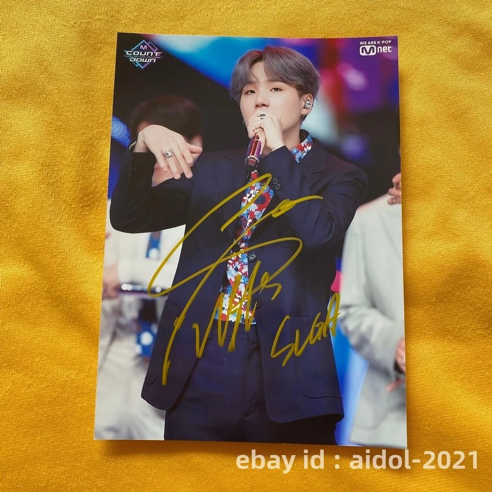 BTS SUGA AUTOGRAPHED SIGNED PHOTO K-POP COLLECTIBLES 5*7 2025, изображение 3