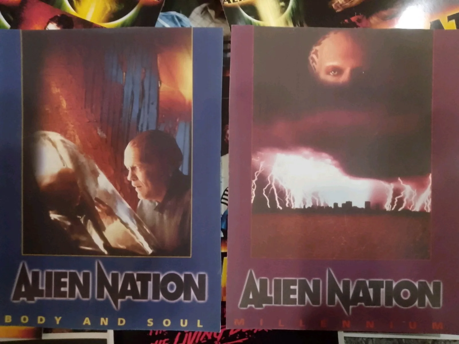 Alien Nation TV Series Bundle. 1 Book, 52 Mini-cards, 16 Lobby cards + More. New, image 5