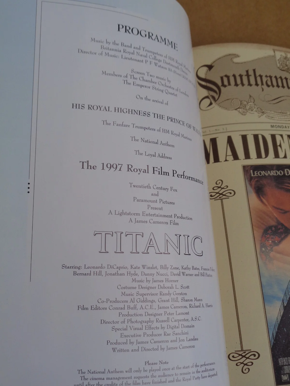 Leonardo DiCaprio/Kate Winslett - Titanic - 1997 Royal Film Performance Brochure, image 2