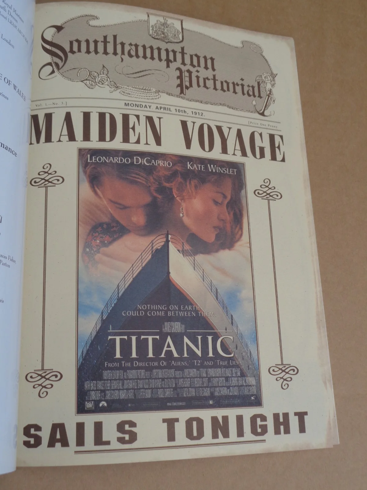 Leonardo DiCaprio/Kate Winslett - Titanic - 1997 Royal Film Performance Brochure, image 3