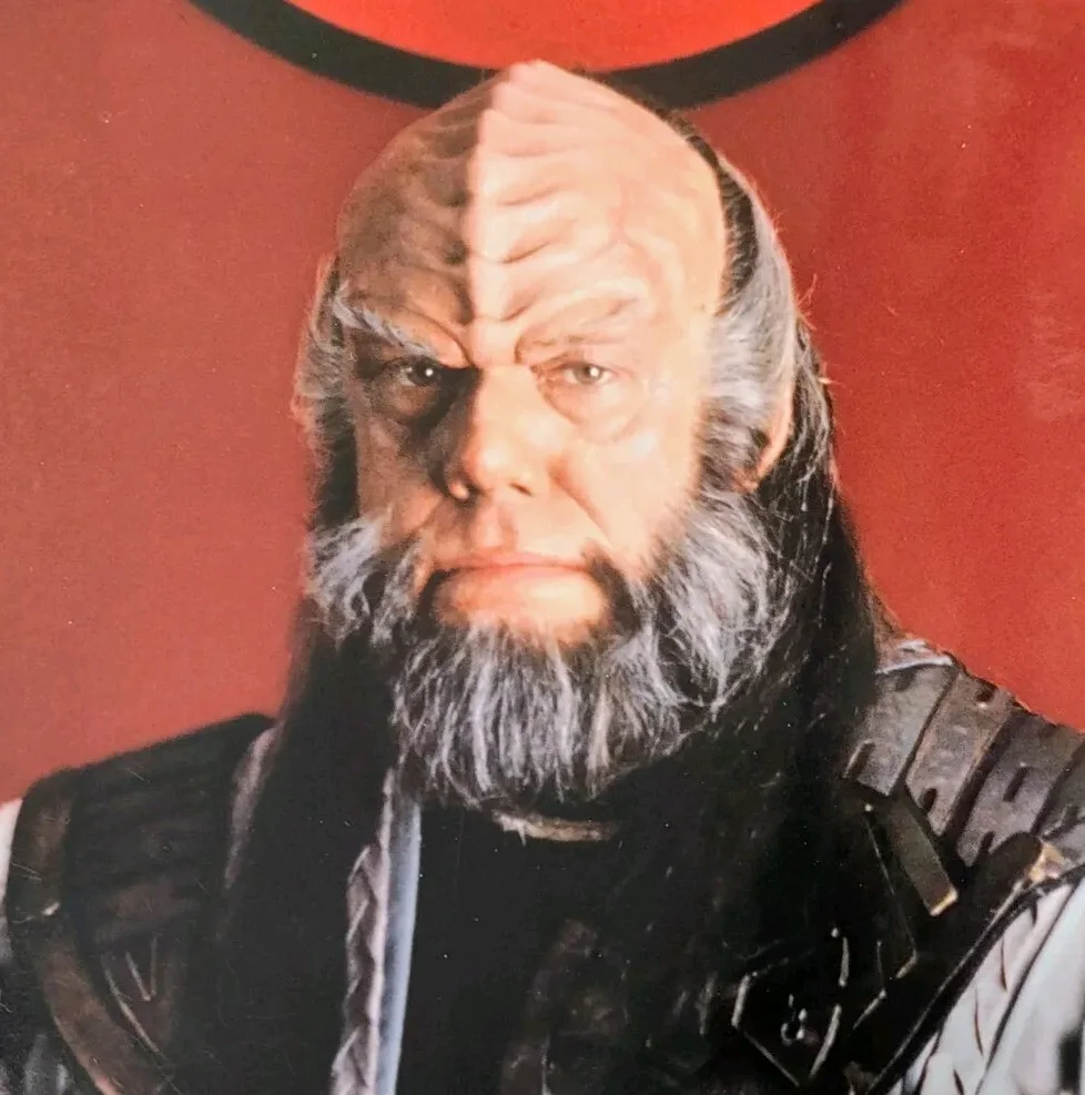 John Schuck — Star Trek VI John Schuck Signed 8x10 Photo Autograph Klingon Paramount COA, image 2