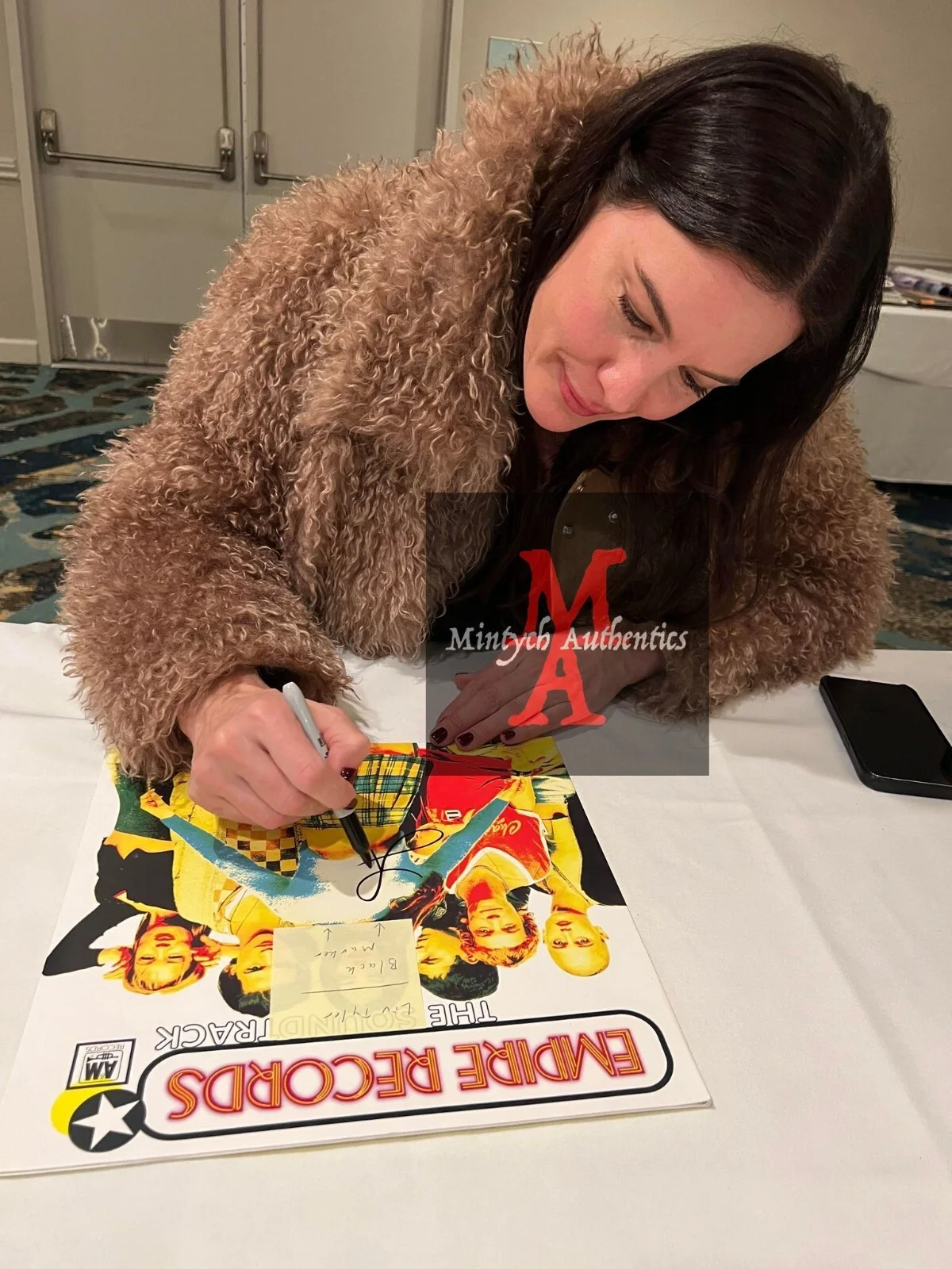 LIV TYLER — Liv Tyler autographed signed Empire Records 11x14 photo Beckett Corey Steven, изображение 3