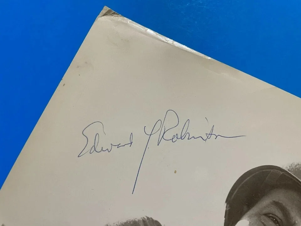 Edward G. Robinson — Edward G. Robinson Signed 8 x 10 Photo "Mr. Winkle Goes to War", изображение 4