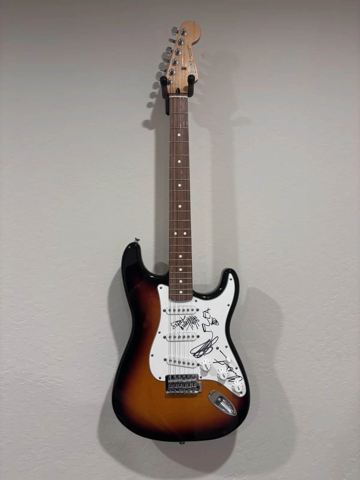 Red Hot Chili Peppers Full Band Signed Strat Pick Guard (Signed on the Plastic), изображение 5