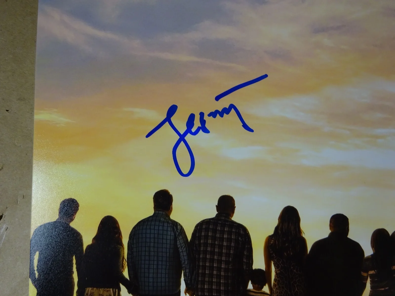 Julie Bowen, Jesse Tyler Ferguson — Signed Modern Family 11"x17" Julie Bowen Jesse Tyler Ferguson Photo Beckett COA, изображение 4