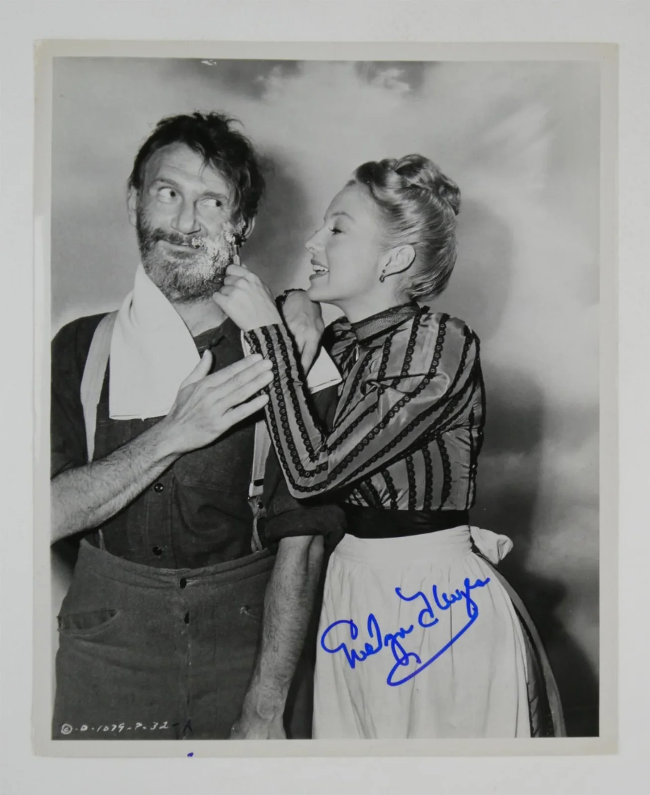 Evelyn Keyes — Evelyn Keyes Signed B&W 8x10 Promo Photo Renegades Autographed