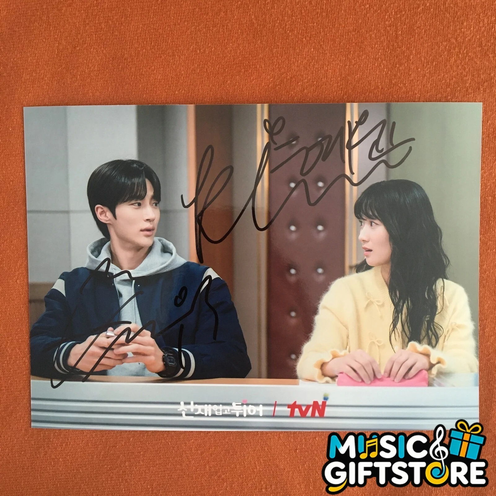 Lovely Runner Byeon Woo-Seok Kim Hye-yoon Signed Autographed Photo 4*6 2024A #MU, изображение 3